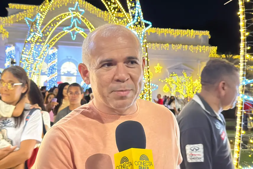 Rafael Fonteles inaugura decoração de Natal no Palácio de Karnak em Teresina Rafael Fonteles inaugura decoração de Natal no Palácio de Karnak em Teresina