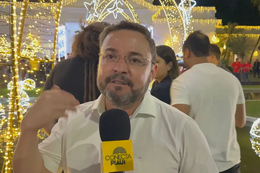 Rafael Fonteles inaugura decoração de Natal no Palácio de Karnak em Teresina Rafael Fonteles inaugura decoração de Natal no Palácio de Karnak em Teresina