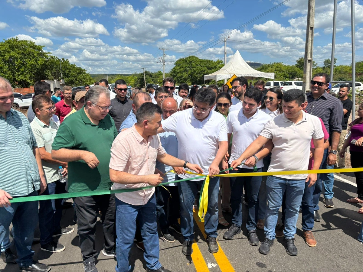 Rafael inaugura obras de infraestrutura rodoviária e segurança em Cocal dos Alves