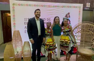 Secretário da Educação entrega Selo Escola Antirracista (Foto: Conecta Piauí)