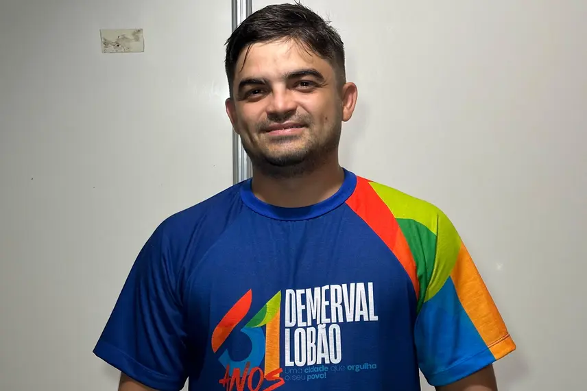 Show da banda Seu Desejo arrasta multidão e marca os 61 anos de Demerval Lobão