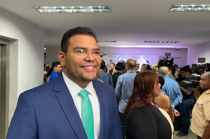 Sílvio Mendes, Jeová Alencar, vereadores e suplentes eleitos são diplomados em THE