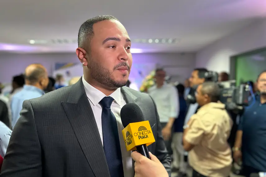 Sílvio Mendes, Jeová Alencar, vereadores e suplentes eleitos são diplomados em THE