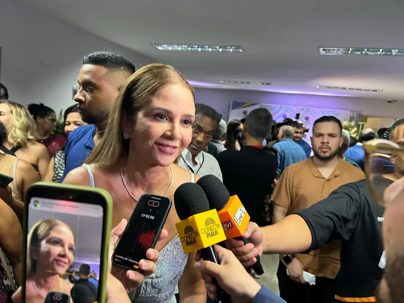 Sílvio Mendes, Jeová Alencar, vereadores e suplentes eleitos são diplomados em THE