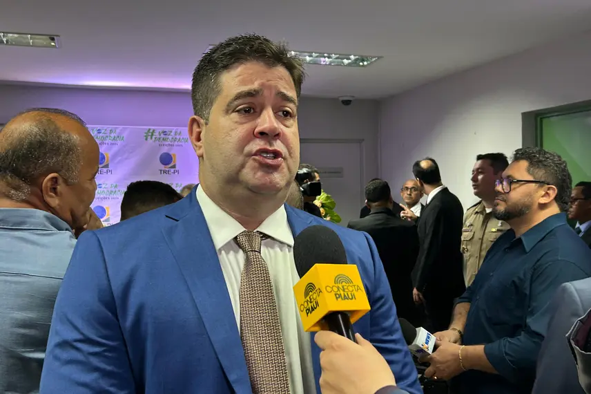 Sílvio Mendes, Jeová Alencar, vereadores e suplentes eleitos são diplomados em THE