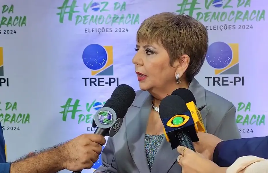 Sílvio Mendes, Jeová Alencar, vereadores e suplentes eleitos são diplomados em THE