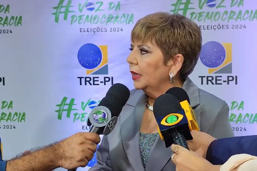 Sílvio Mendes, Jeová Alencar, vereadores e suplentes eleitos são diplomados em THE