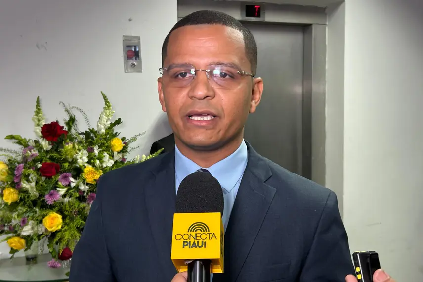 Sílvio Mendes, Jeová Alencar, vereadores e suplentes eleitos são diplomados em THE