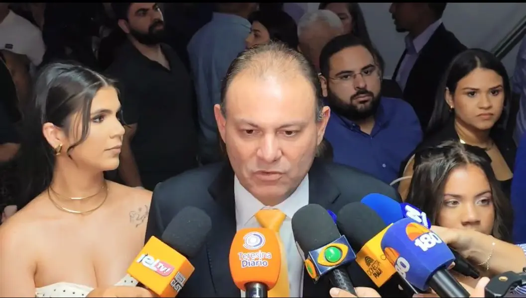 Sílvio Mendes, Jeová Alencar, vereadores e suplentes eleitos são diplomados em THE