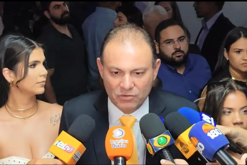 Sílvio Mendes, Jeová Alencar, vereadores e suplentes eleitos são diplomados em THE