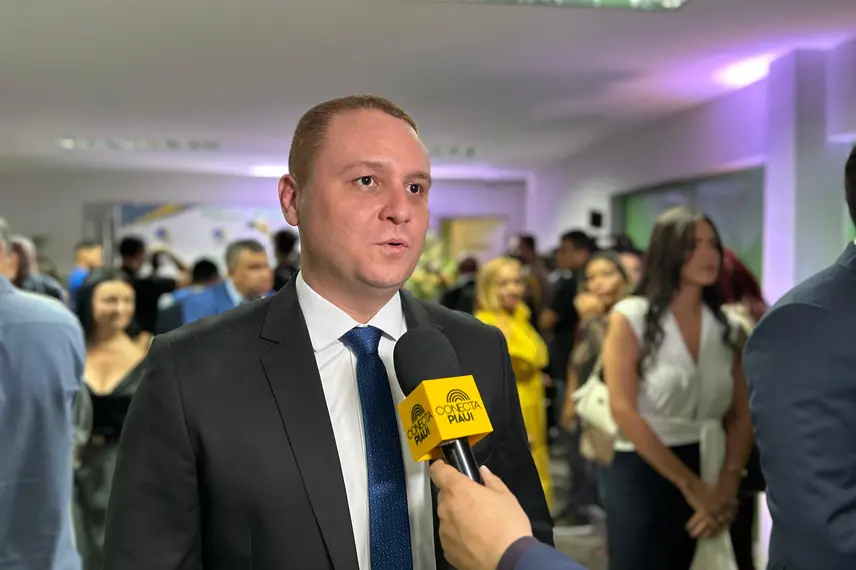 Sílvio Mendes, Jeová Alencar, vereadores e suplentes eleitos são diplomados em THE