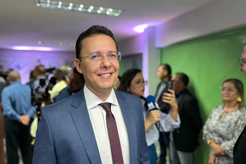 Sílvio Mendes, Jeová Alencar, vereadores e suplentes eleitos são diplomados em THE