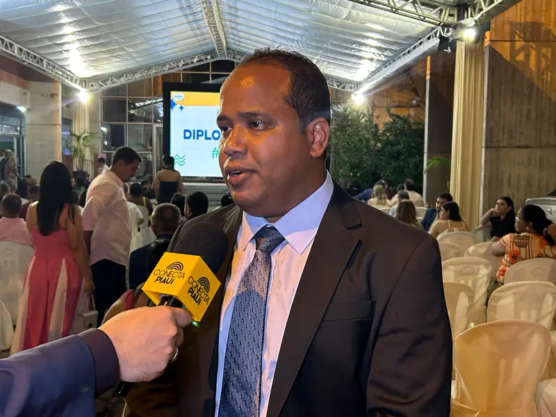 Sílvio Mendes, Jeová Alencar, vereadores e suplentes eleitos são diplomados em THE