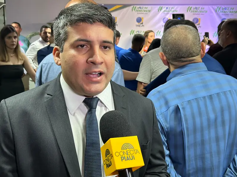 Sílvio Mendes, Jeová Alencar, vereadores e suplentes eleitos são diplomados em THE