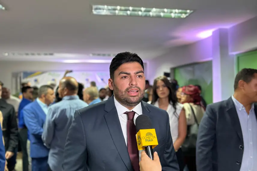 Sílvio Mendes, Jeová Alencar, vereadores e suplentes eleitos são diplomados em THE