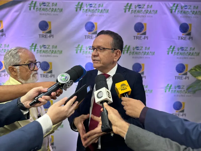 Sílvio Mendes, Jeová Alencar, vereadores e suplentes eleitos são diplomados em THE