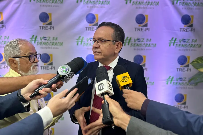 Sílvio Mendes, Jeová Alencar, vereadores e suplentes eleitos são diplomados em THE