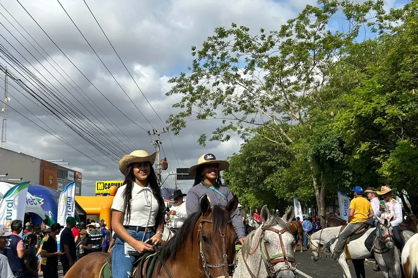 Tradicional cavalgada marca a abertura da 73ª edição da Expoapi em Teresina Tradicional cavalgada marca a abertura da 73ª edição da Expoapi em Teresina