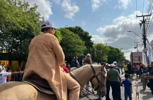 Tradicional cavalgada marca a abertura da 73ª edição da Expoapi em Teresina (Foto: Conecta Piauí)