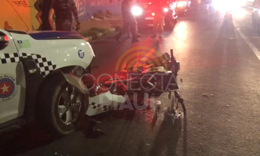 Viatura da PM se envolve em acidente durante perseguição na zona Sul de Teresina