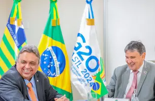 Wellington Dias e Júlio Arcoverde discutem fortalecimento da assistência social (Foto: Roberta Aline/MDS)