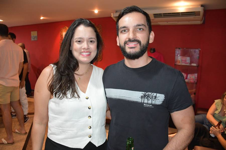 Zeca Baleiro encanta Teresina com show no Theatro 4 de Setembro