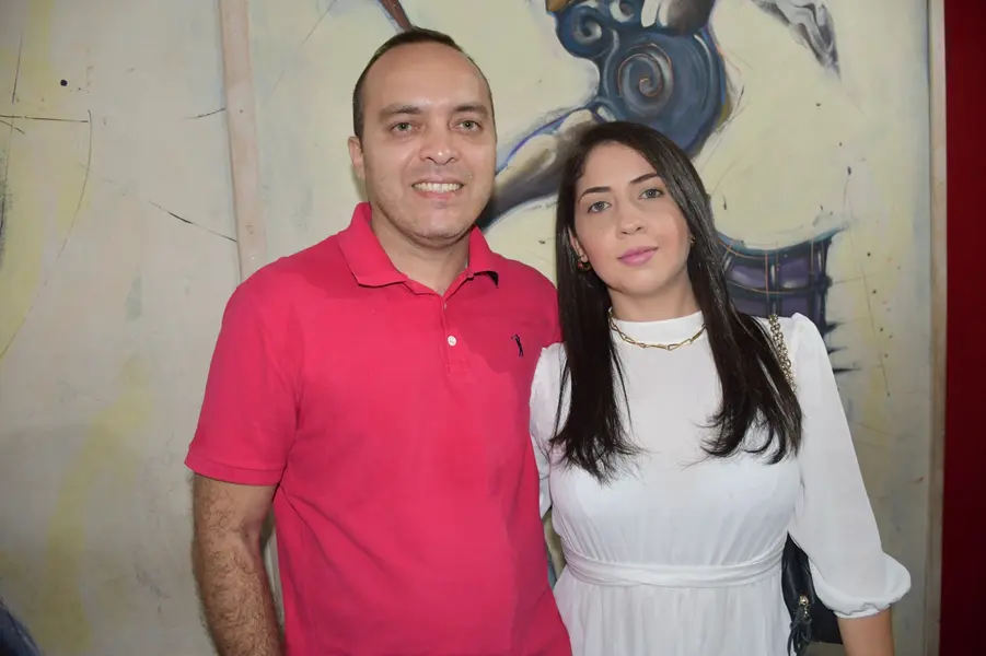 Zeca Baleiro encanta Teresina com show no Theatro 4 de Setembro