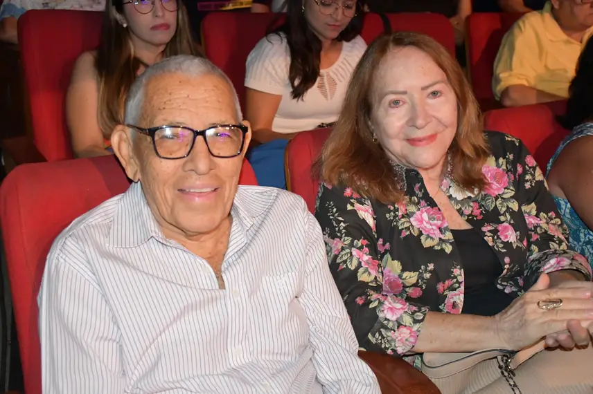 Zeca Baleiro encanta Teresina com show no Theatro 4 de Setembro Zeca Baleiro encanta Teresina com show no Theatro 4 de Setembro