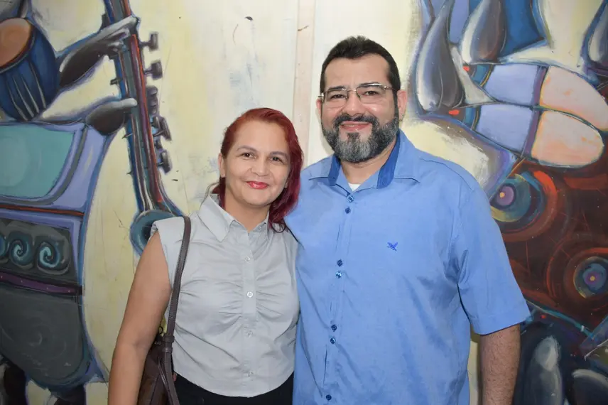 Zeca Baleiro encanta Teresina com show no Theatro 4 de Setembro