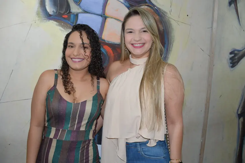 Zeca Baleiro encanta Teresina com show no Theatro 4 de Setembro
