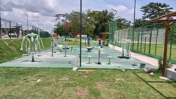 Academia no Parque Ambiental das Mangueiras Enoque Júnior