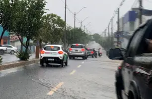 Chuva causa alagamentos em Teresina (Foto: Jhone Sousa / Conecta Piauí)