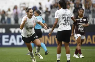 Gabi Zanotti ampliou a vantagem para o Timão (Foto: Rodrigo Gazzanel/Corinthians)