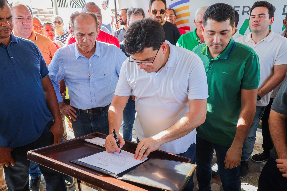 Governador autoriza implantação de sistema adutor em Jaicós