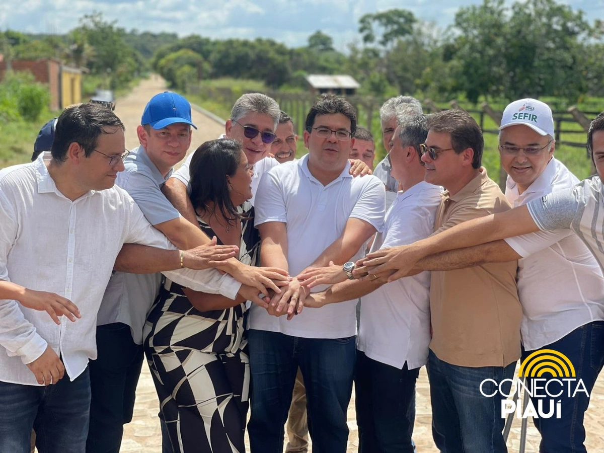 Governador Rafael Fonteles inaugura obras de pavimentação em Lagoa do Piauí