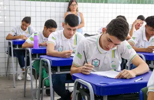 Governo autoriza bolsa de R$ 700 a estudantes do ensino médio da rede estadual (Foto: Reprodução)
