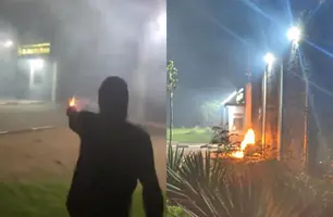 Grupo de torcedores atacam CT do Corinthians (Foto: Reprodução)