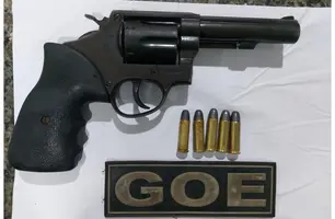 Homem é preso com arma de fogo e munições no bairro Júlia Almeida em Timon (Foto: Reprodução)