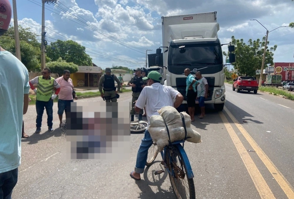 Motociclista morre após colidir com caminhão em Picos