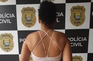 Mulher é presa após gravar vídeos pornográficos da filha de quatro anos no Piauí (Foto: Reprodução)