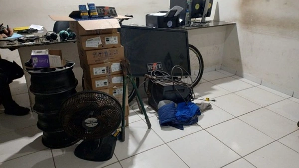 Polícia prende 7 pessoas com diversos objetos roubados em Timon