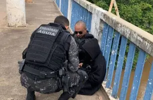 Policiais evitam que jovem de 21 anos pule de ponte em Caxias (Foto: Reprodução)