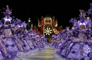 Primeira noite na Sapucaí trouxe enredos inspirados em livros (Foto: Tânia Rego / Agência Brasil)