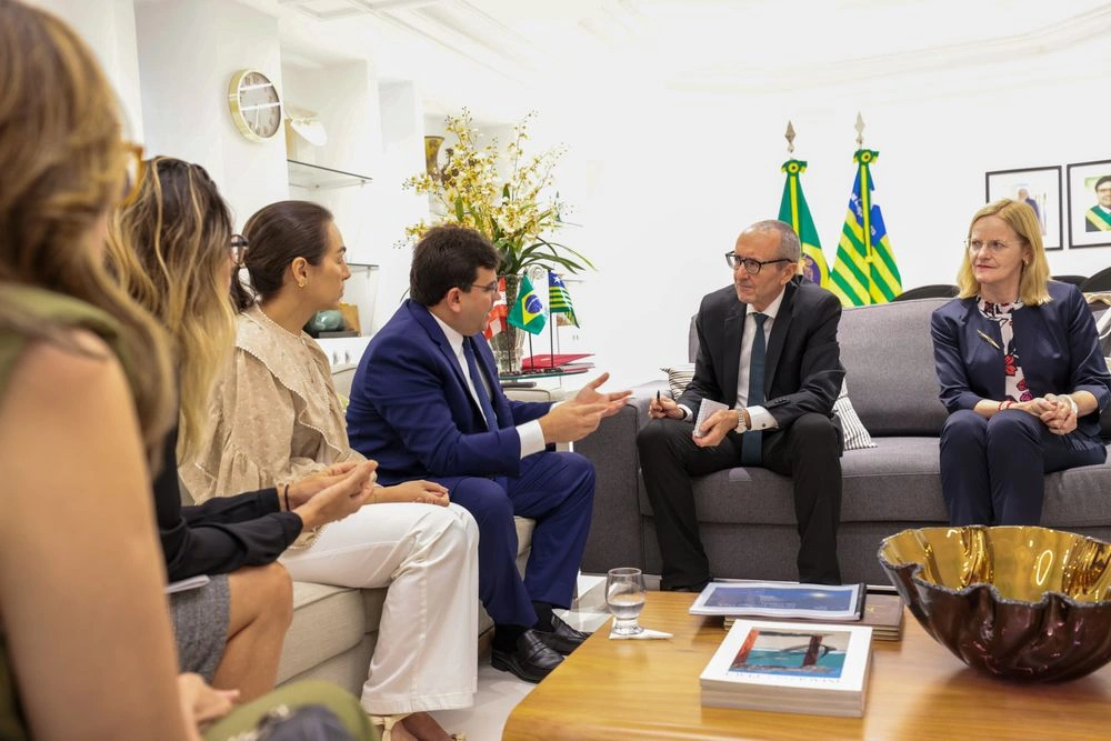 Rafael Fonteles recebe embaixador da Áustria e apresenta potencialidades do Piauí