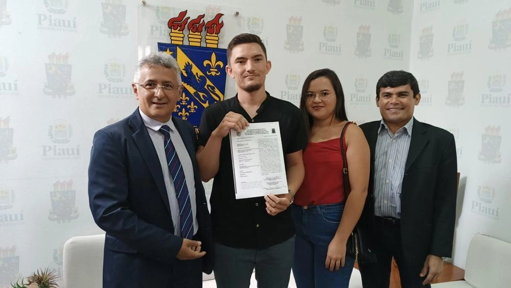 Tomam posse os novos docentes e técnicos aprovados em concurso da Uespi