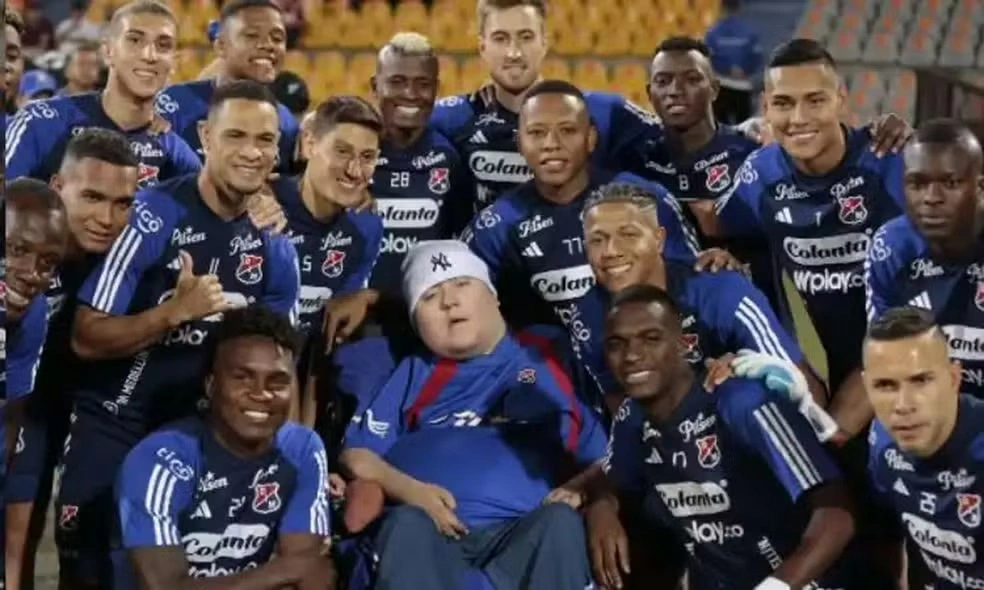 Torcedor assiste ao último jogo do time do coração antes de eutanásia