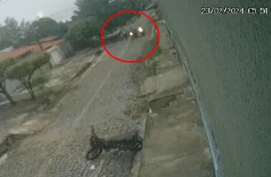 Vídeo mostra dupla de assaltantes roubando pessoas na zona Sul de Teresina (Foto: Reprodução)