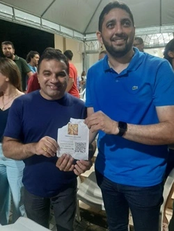 Acima Josimar e Henrique Júnior no leilão da igreja de São José.