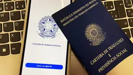 Carteira de Trabalho e Previdência Social (Foto: Maria Clara César/ Conecta Piauí)