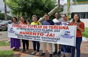 Conselheiros tutelares de Teresina protestam por reajuste salarial (Foto: Naiane Feitosa / Conecta Piauí)